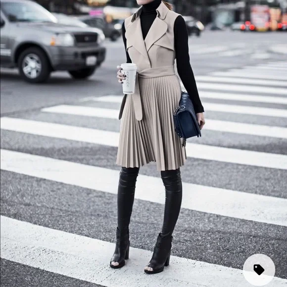 Karen Millen Sleeveless Pleated Skirt Trench Dress in Navy Size 6US - Picture 12 of 16